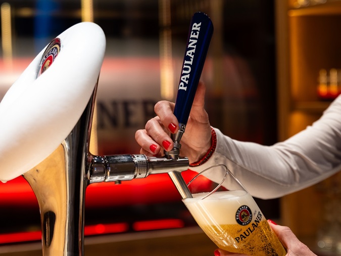 Eisgekühltes Paulaner Helles vom Tank 